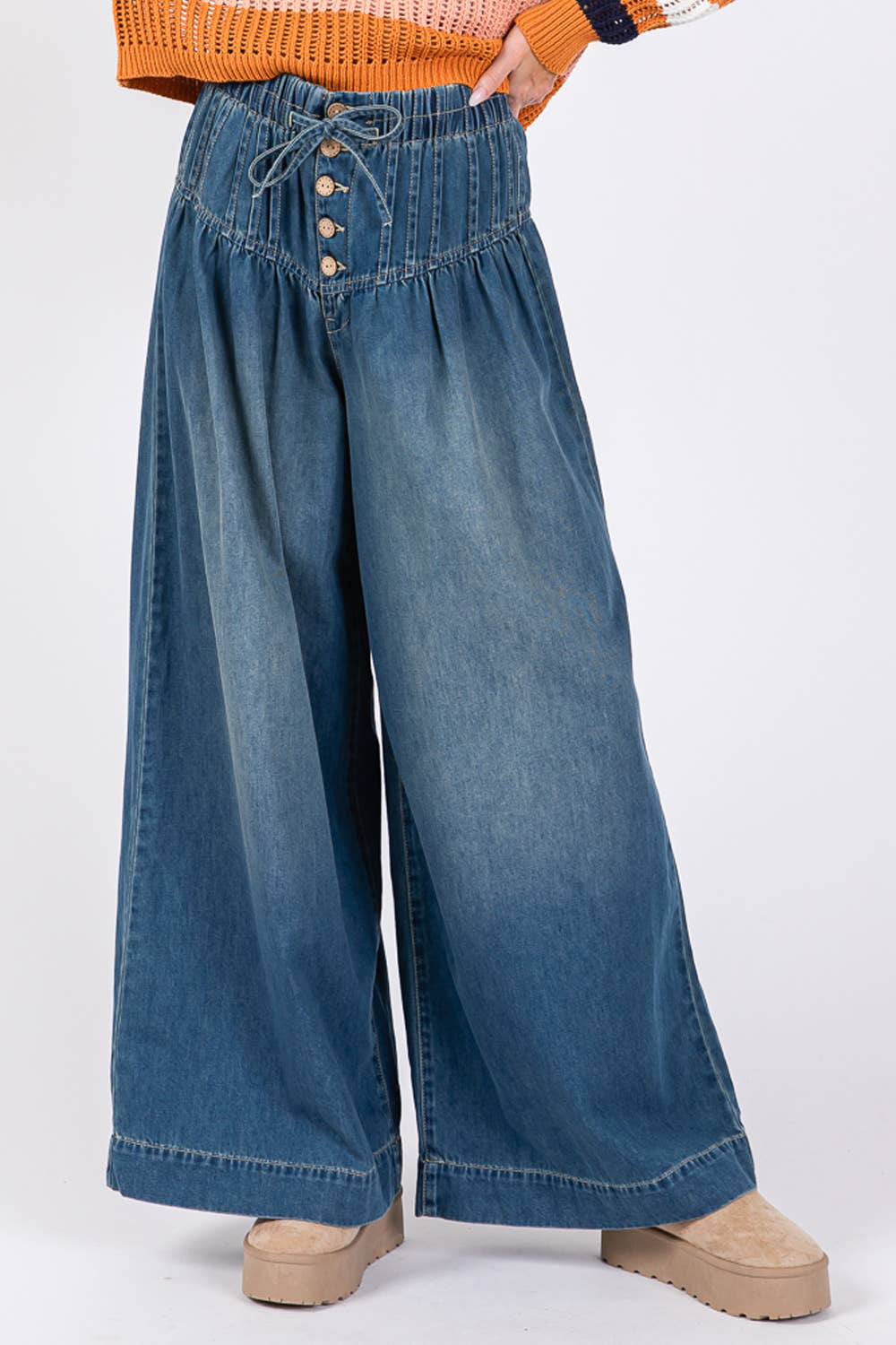 MID-RISE LOOSE WIDE LEG PULL-ON JEANS