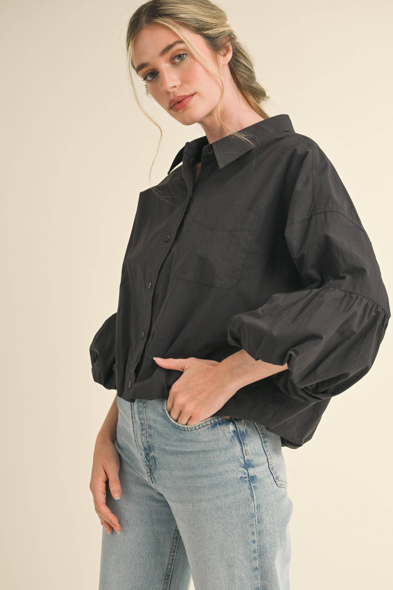 BUTTON DOWN BUBBLE SLEEVE TOP