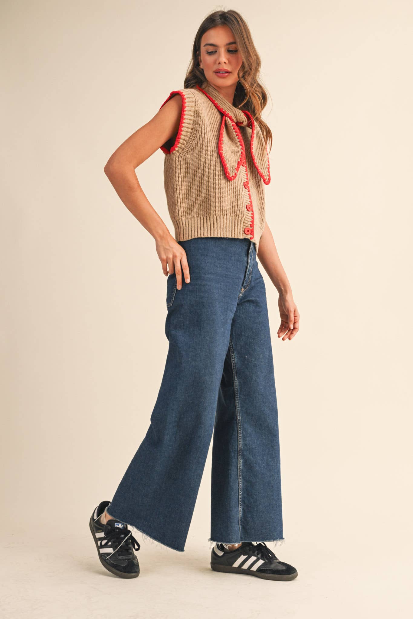 TIE NECK SWEATER VEST WITH CONTRAST BLANKET STITCH MSW11059