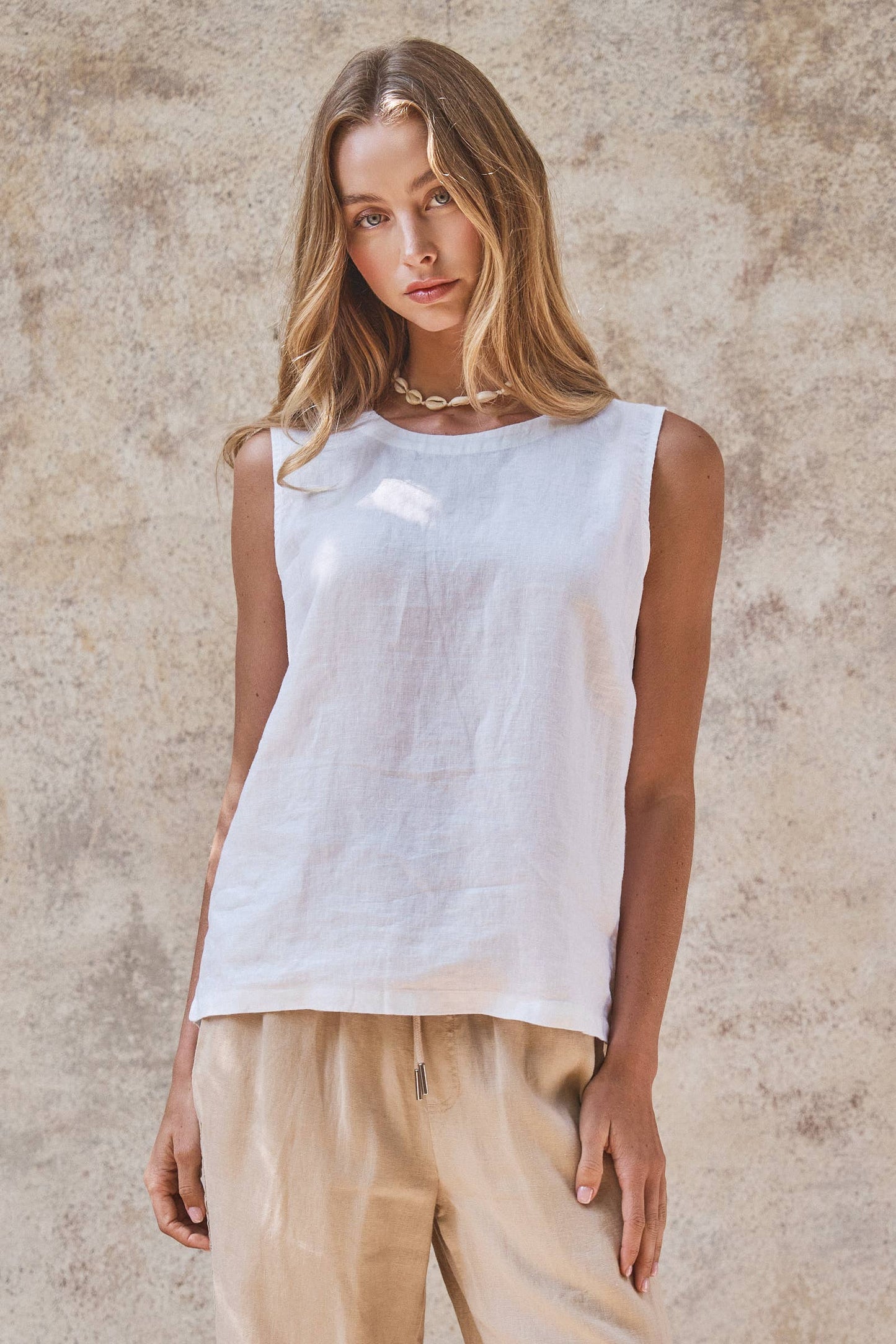 Minimalist Keyhole Back Linen Sleeveless Top