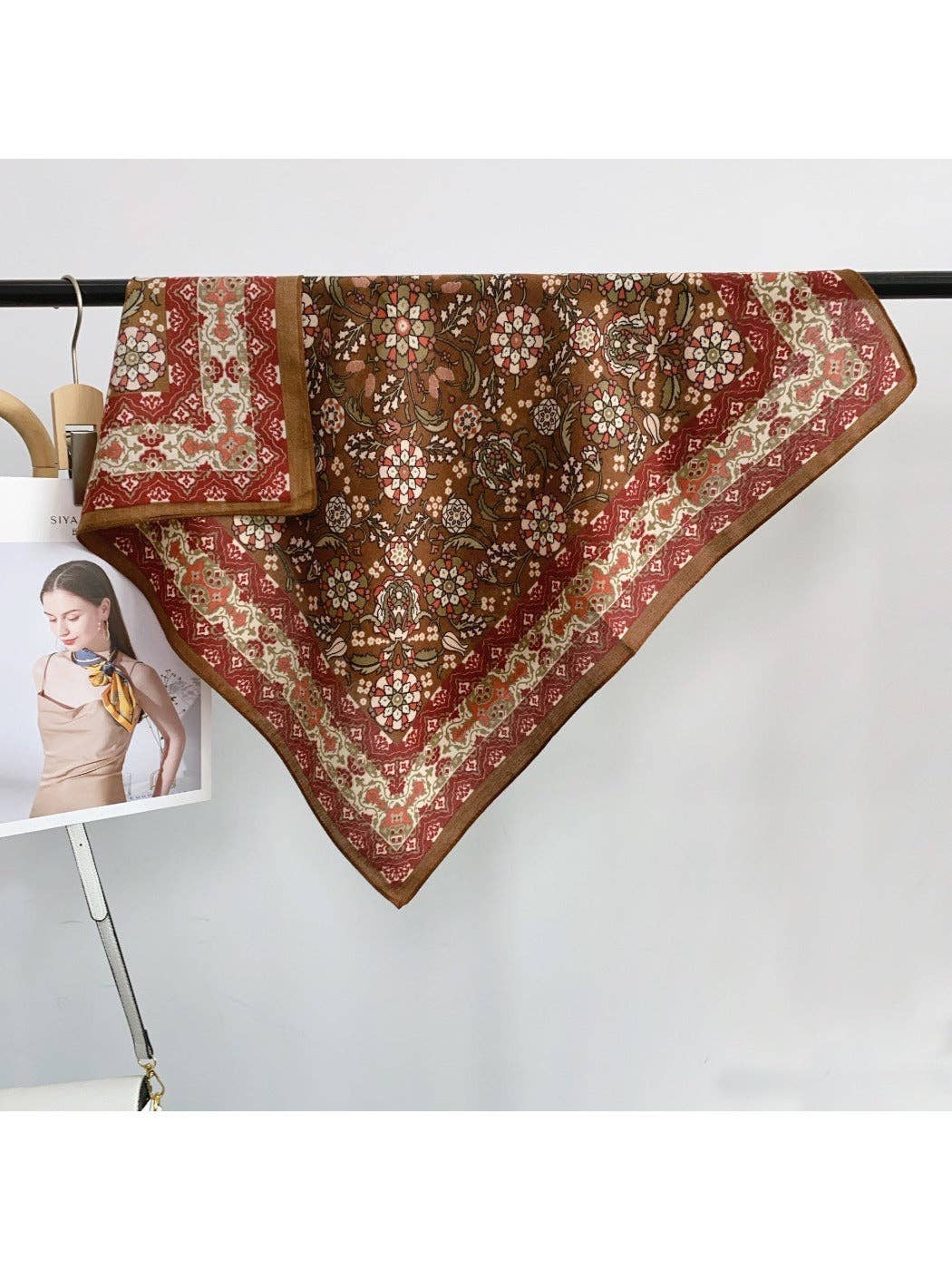 Scarvii - 27'' Retro Print Square Scarf - Classic & Chic