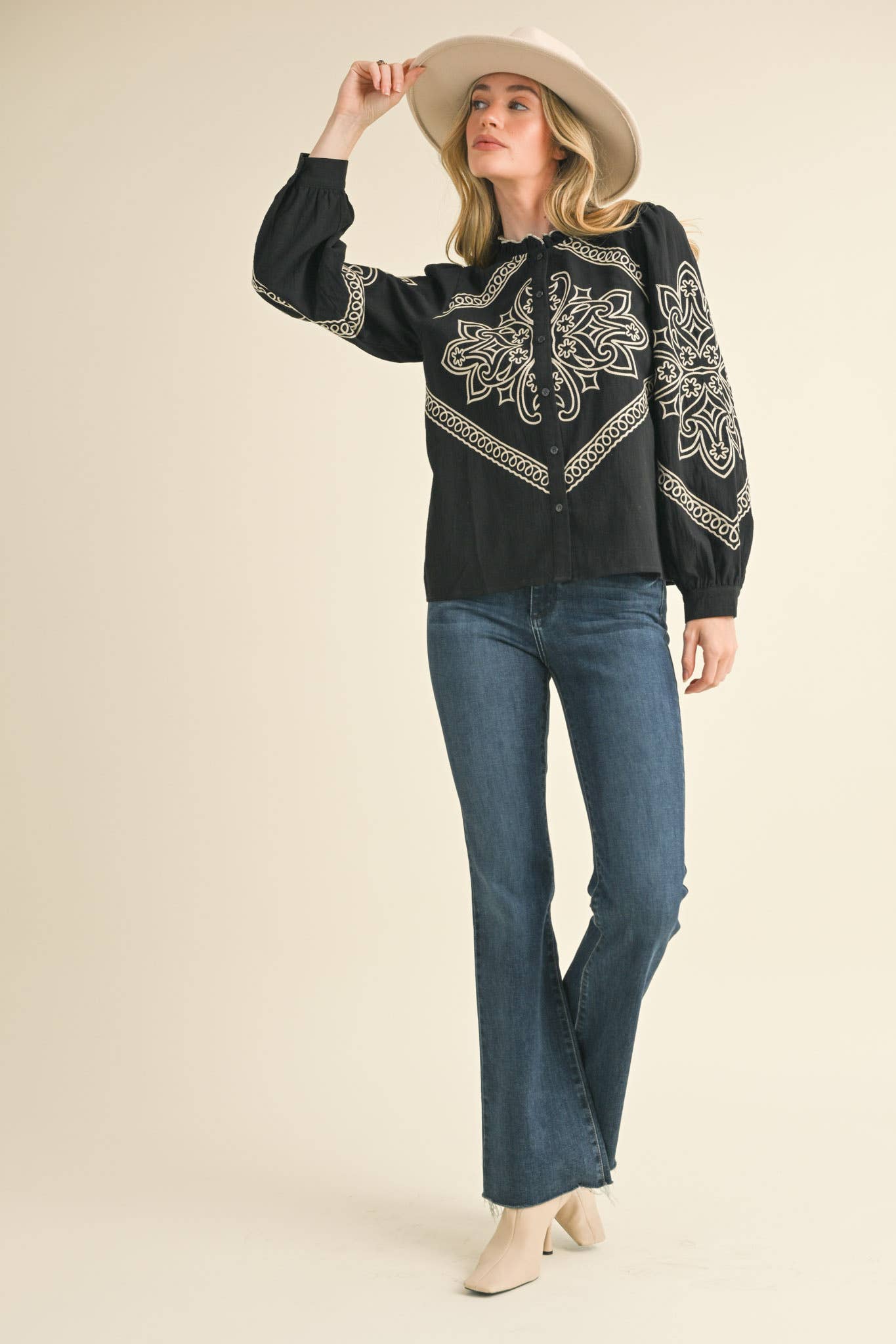 EMBROIDERED  BUTTON UP TOP