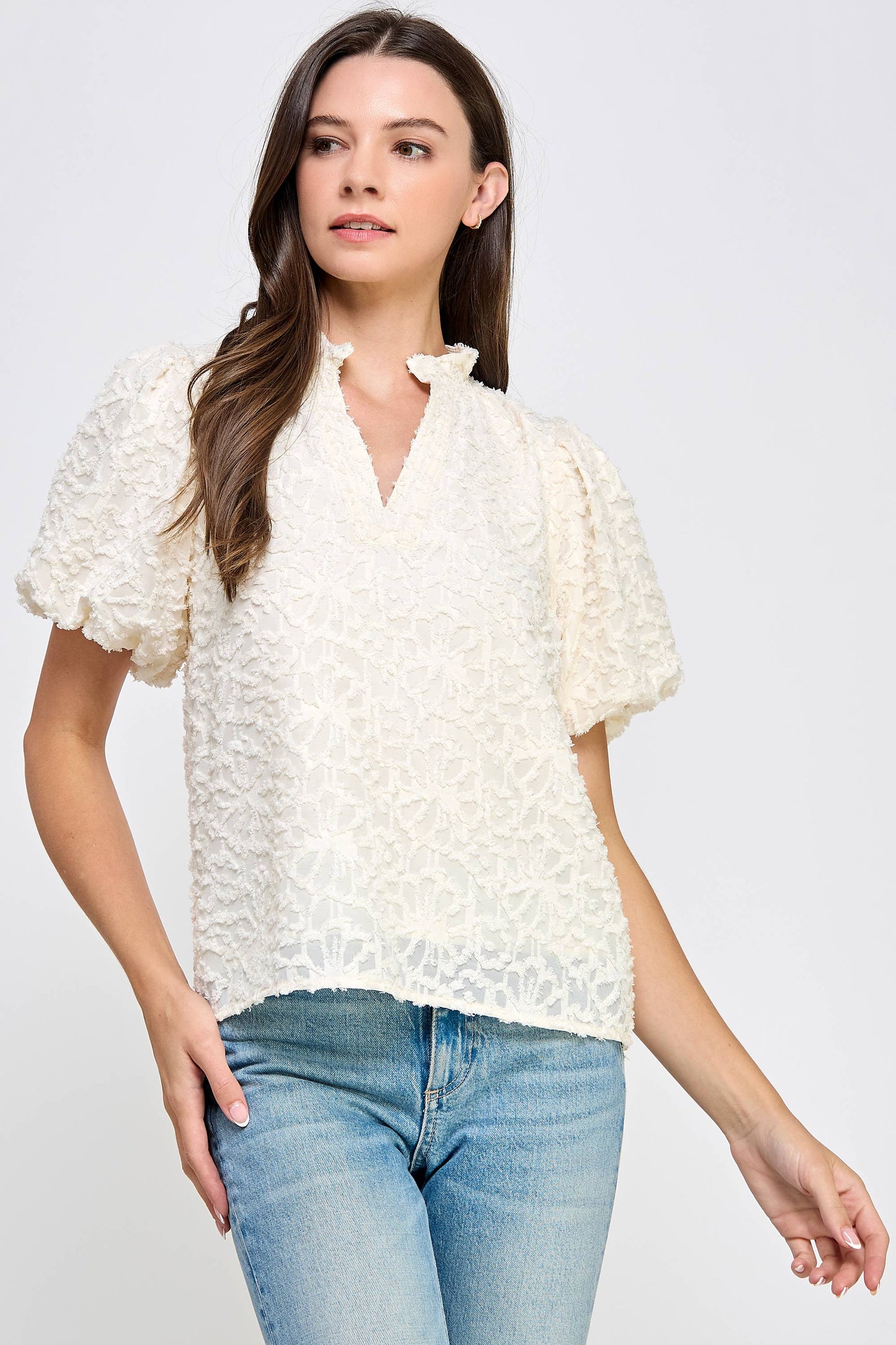 V-NECK PUFF SLEEVE LACE TOP CREAM