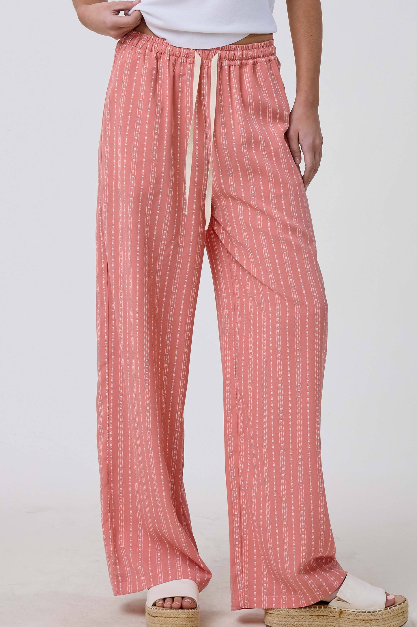 Patterned Design Relaxed Fit Pants With Pockets