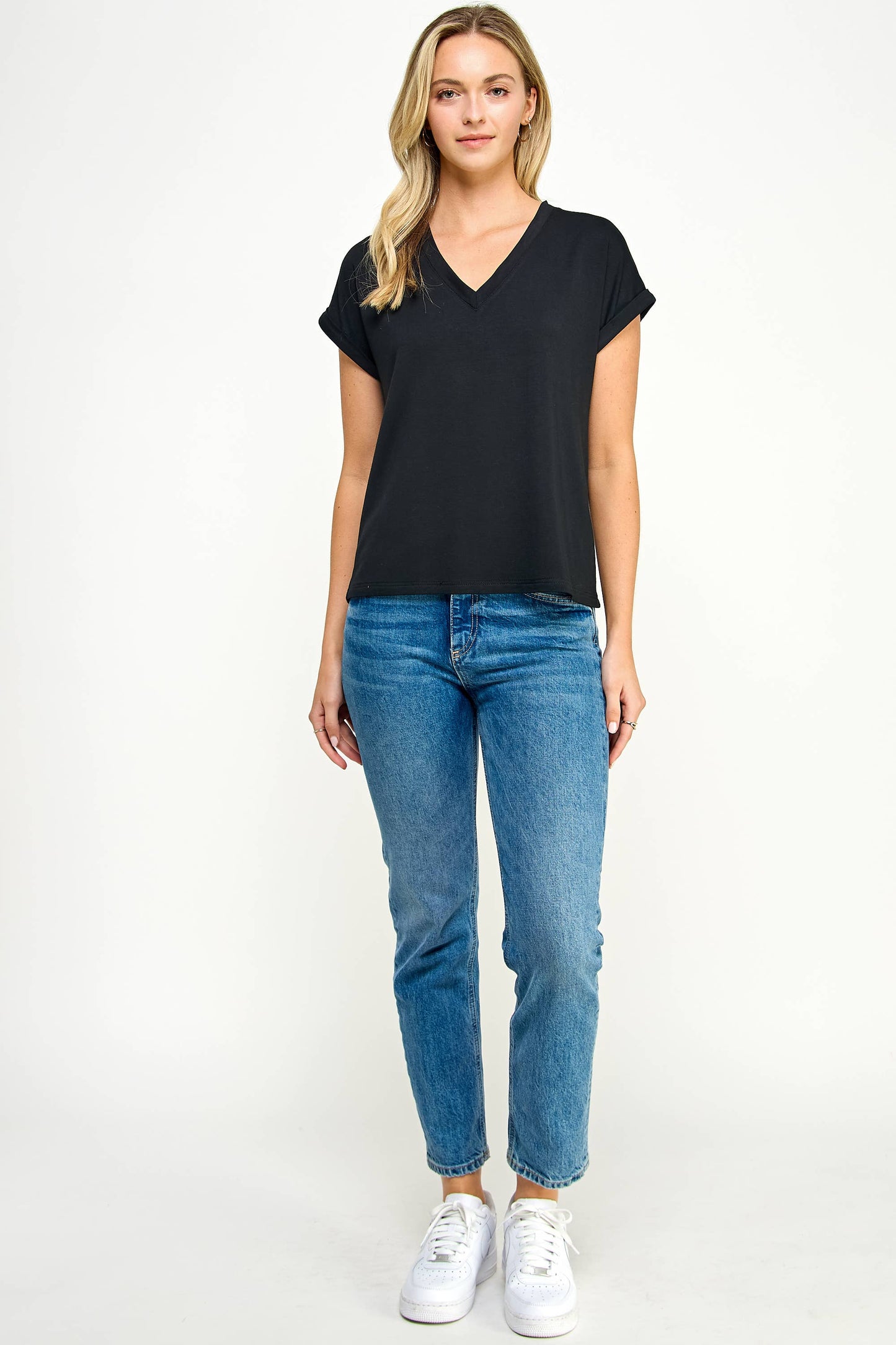 V NECK TEE BLACK