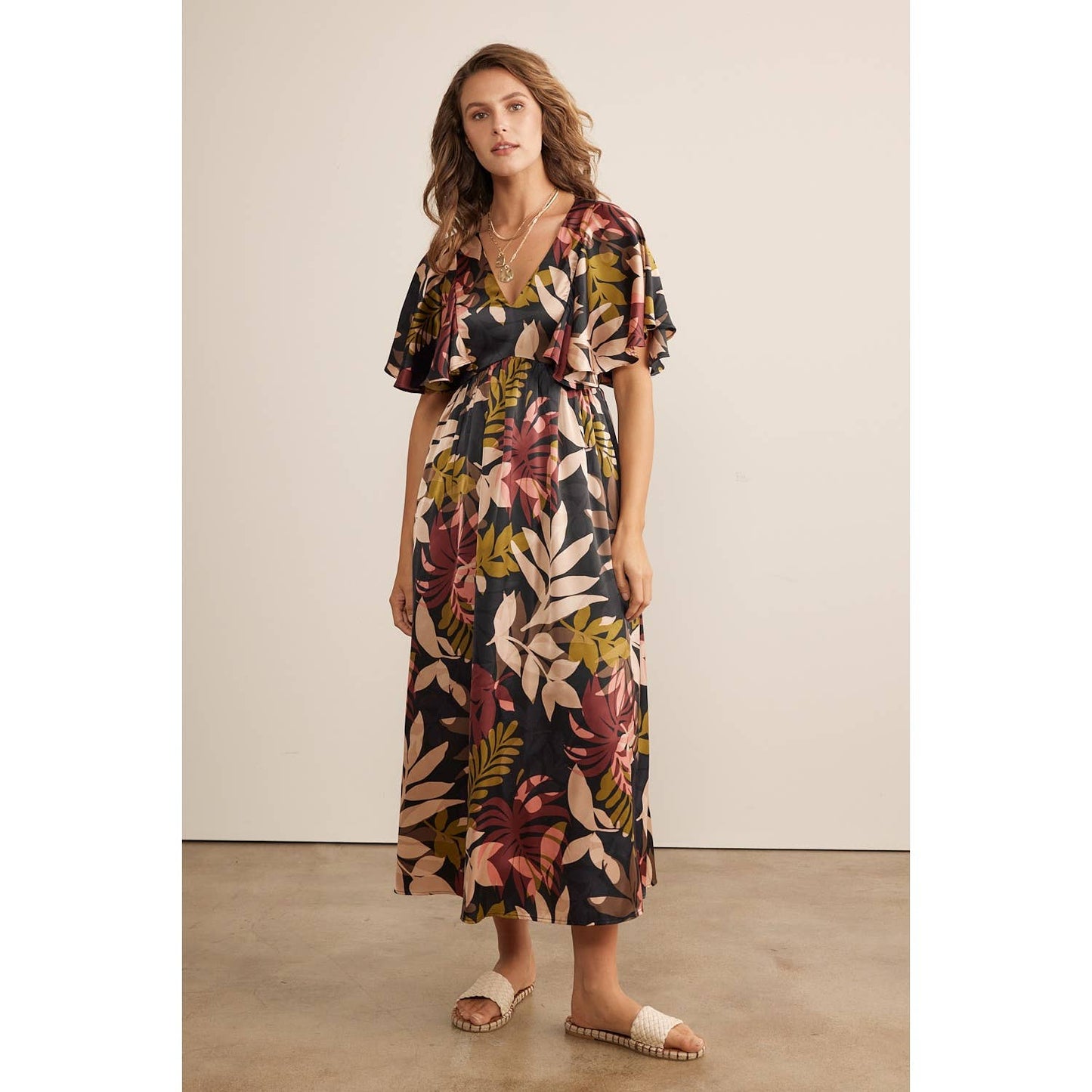 TROPICAL PRINT FLUTTER SLEEVES SATIN MIDI DRESS