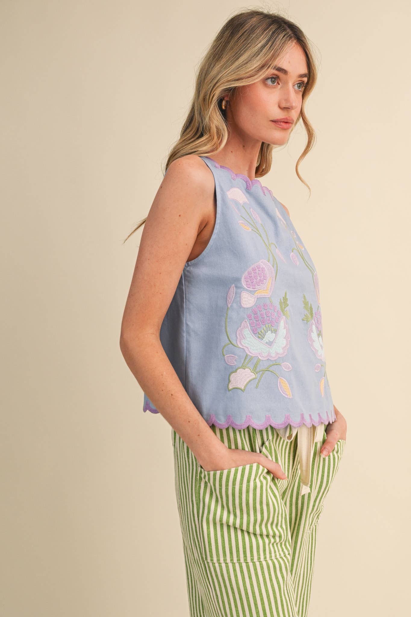 FLORAL EMBROIDERY SCALLOPED TANK