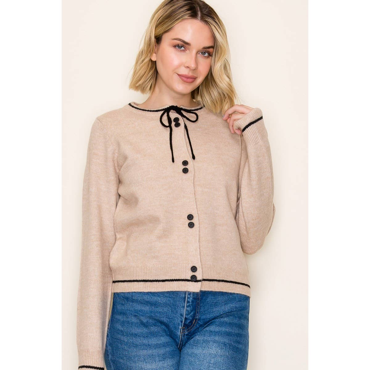 COLOR TRIMMED  SWEATER