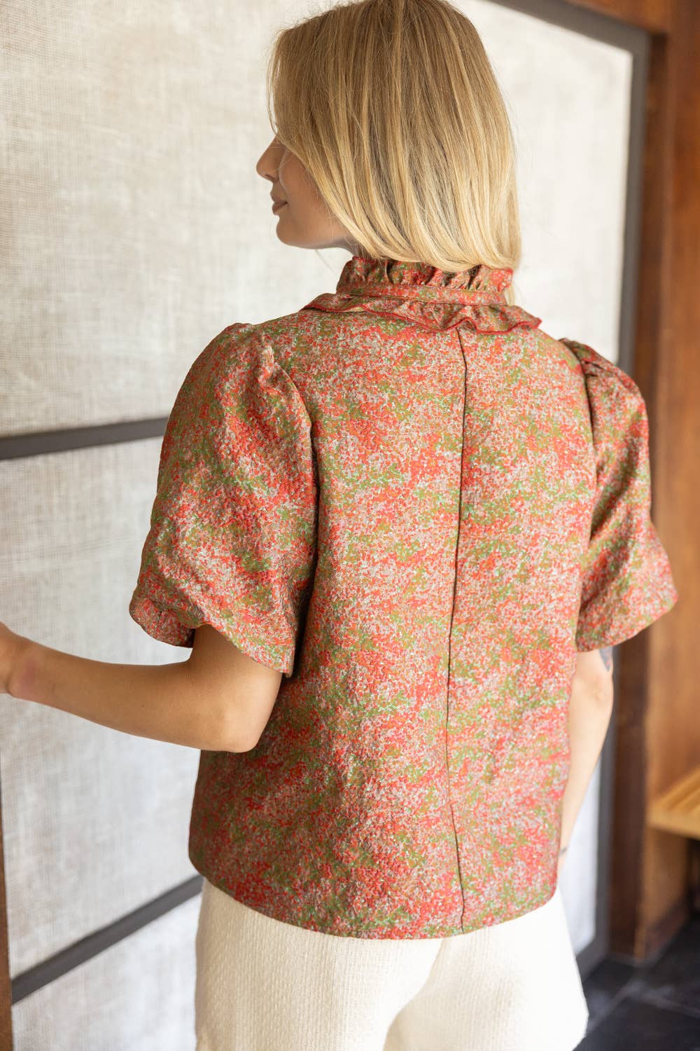 Ruffle Collared Jacqaurd Abstract Print Top