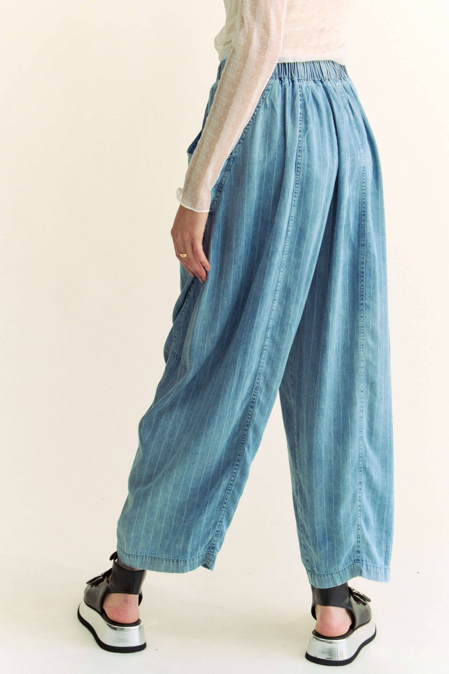 HIGH WAIST TENCEL DENIM BARREL PANTS