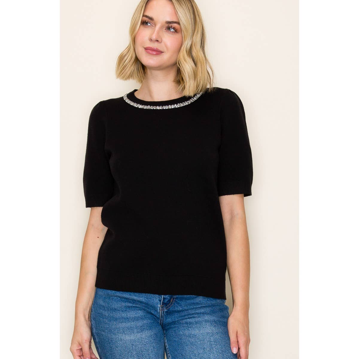 JEWEL NECK SHORT SLEEVE SWEATER