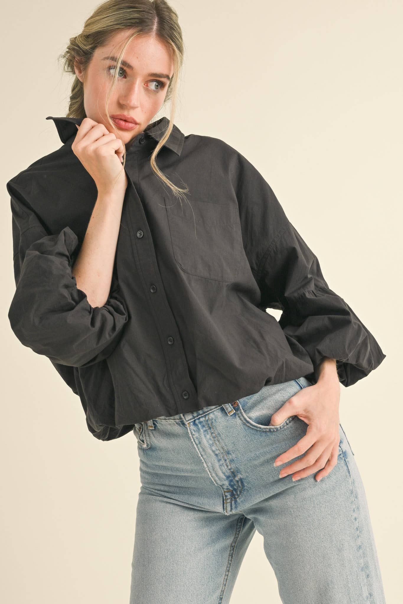 BUTTON DOWN BUBBLE SLEEVE TOP