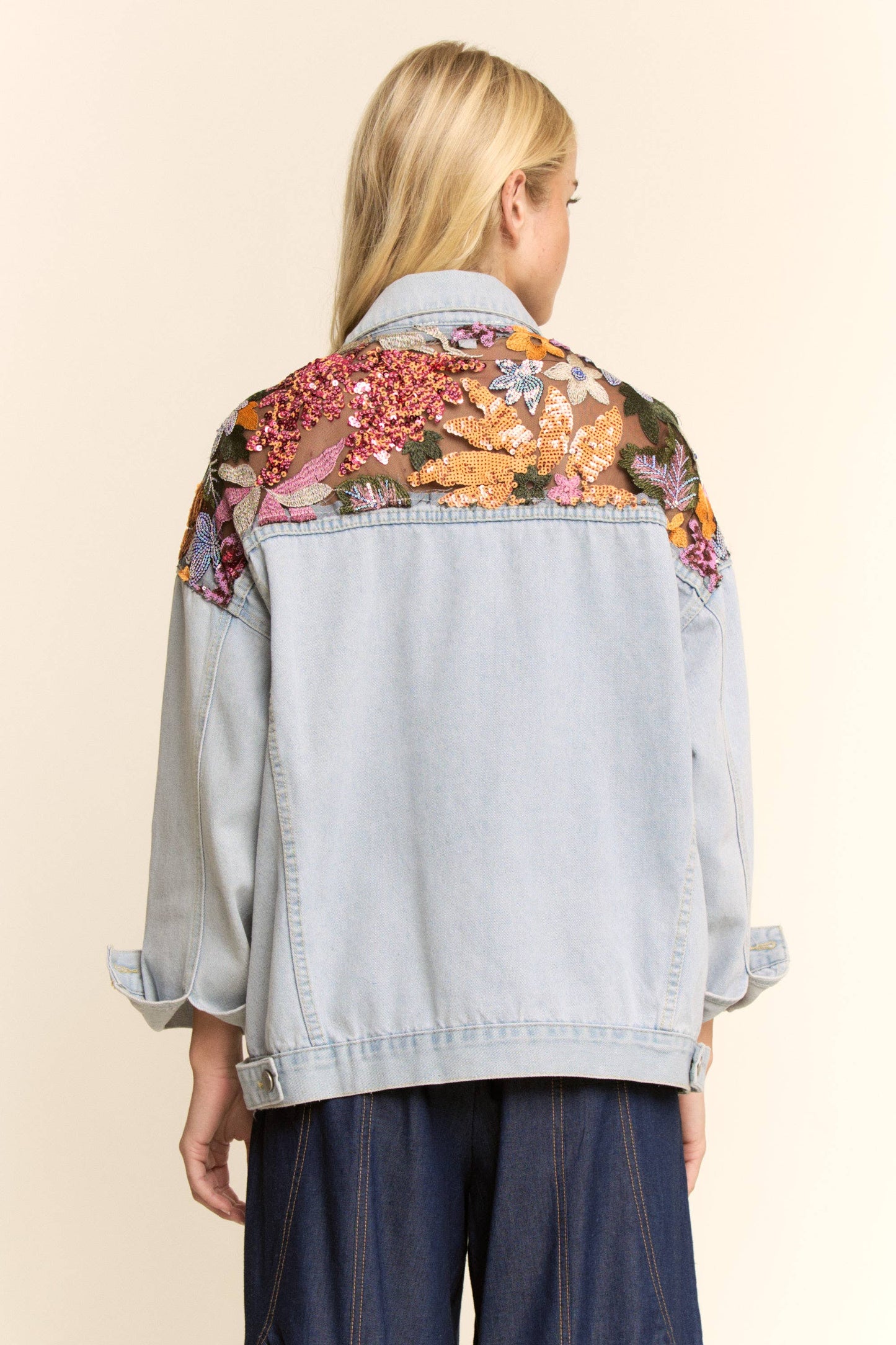 LIGHT WASH DENIM JACKET