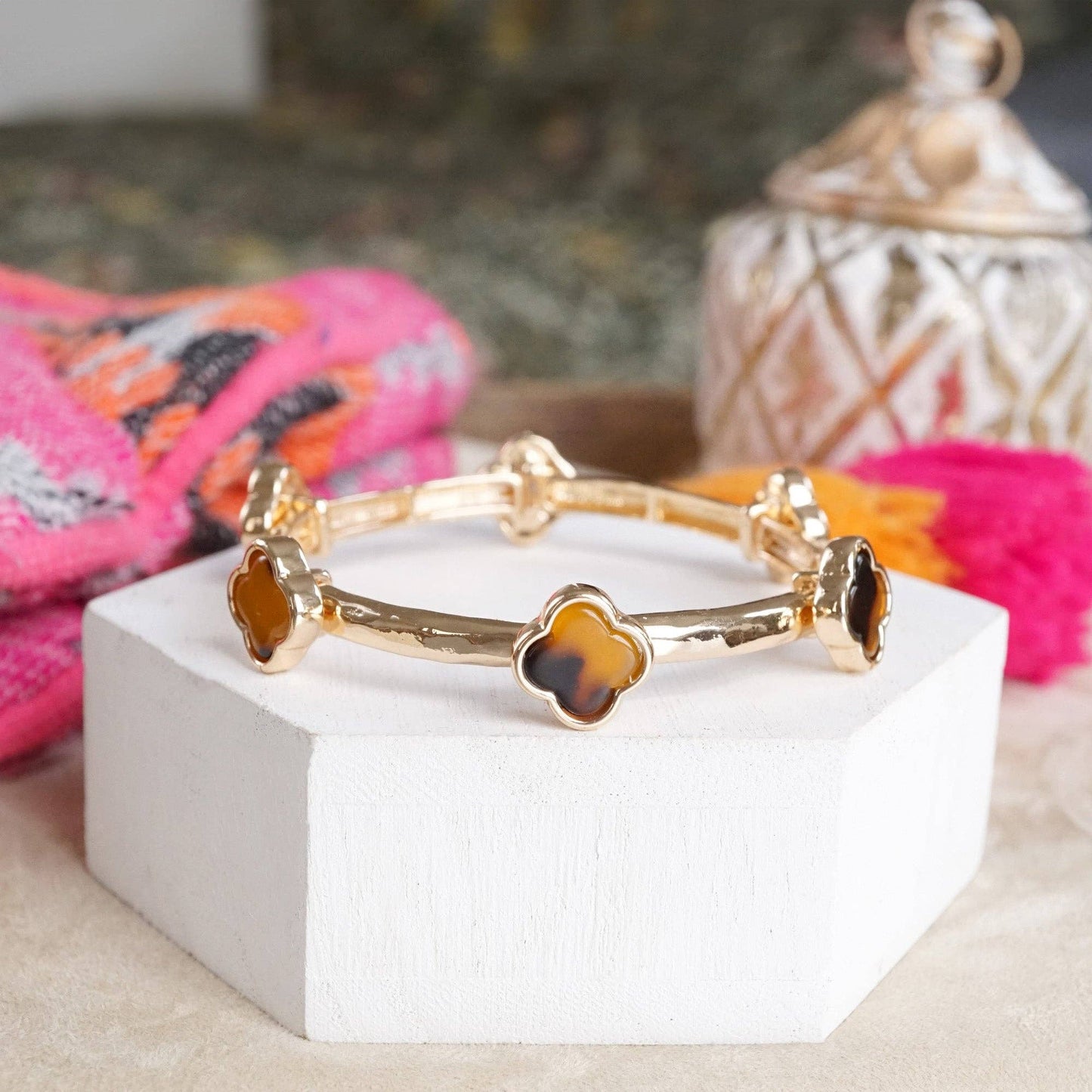 Clover Stretchy Bangle Bracelet – White,
