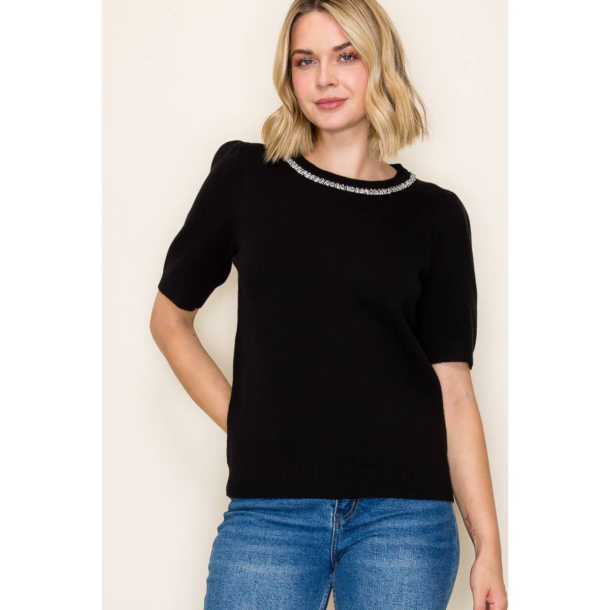 JEWEL NECK SHORT SLEEVE SWEATER